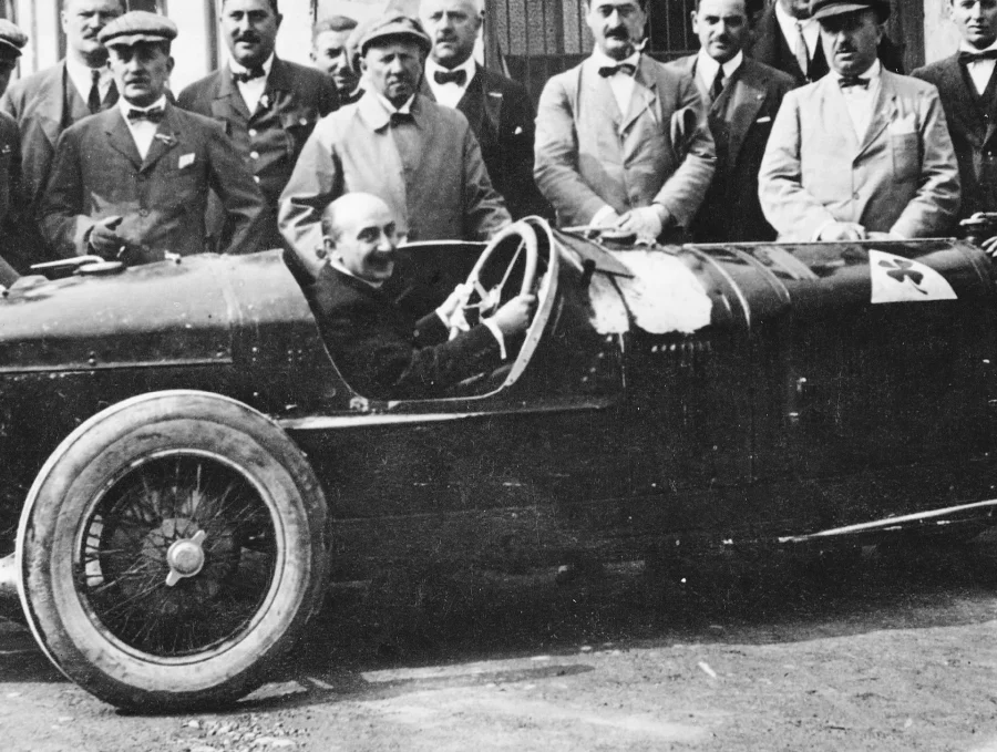 Nicola Romeo im Alfa Romeo P2