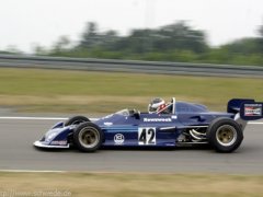 Chevron B40