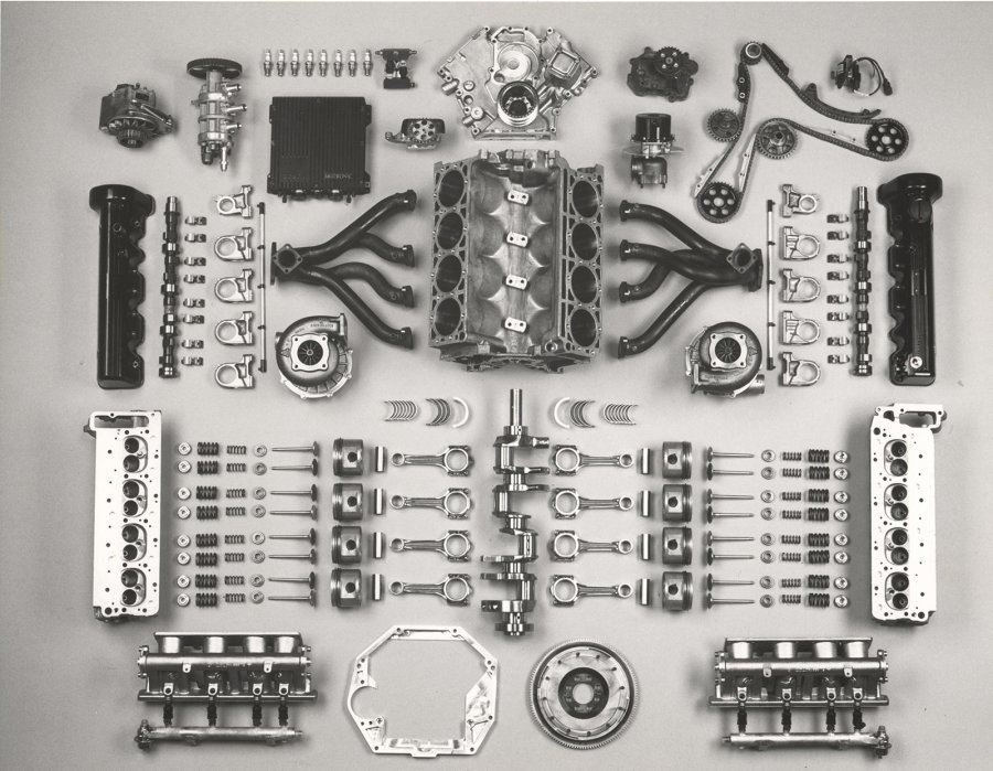 Zerlegter Mercedes-Benz M 117