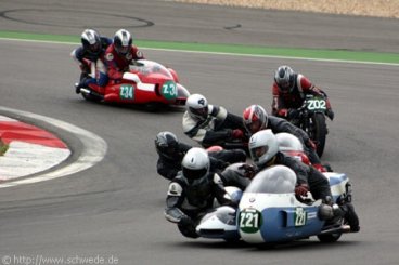 Start zur Deutschen Historischen Motorrad-Gespann-Meisterschaft