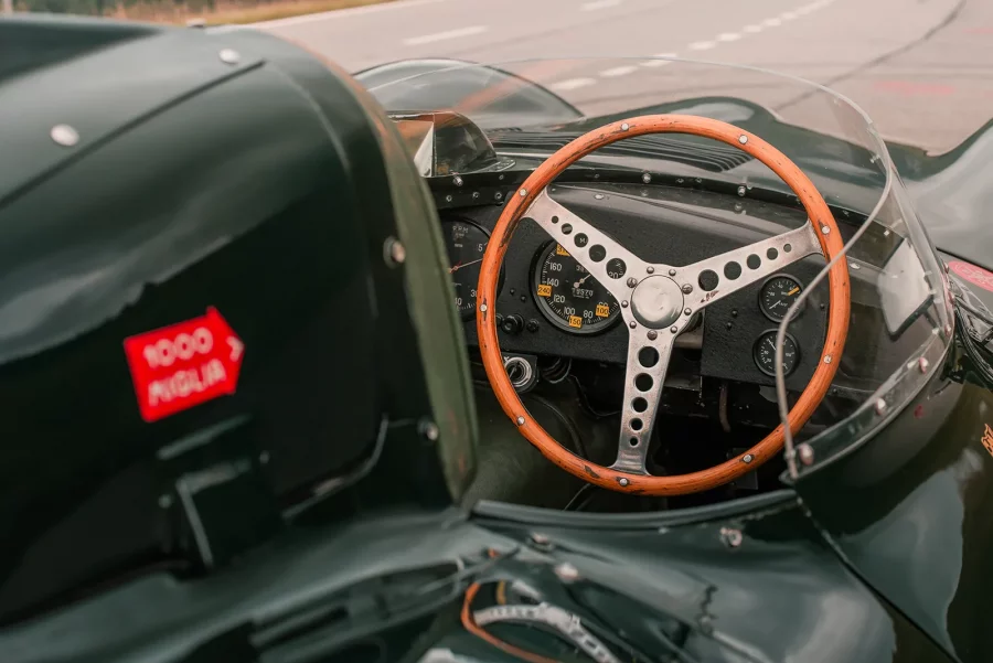 Cockpit des Jaguar D-Type XKD 551