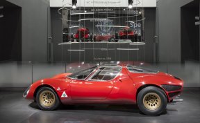 Vorschaubild zum Beitrag: Alfa Romeo Tipo 33 Stradale zu verkaufen? Fast zu schön, um wahr zu sein!