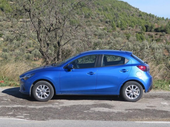 Test: Mazda2 (2015) – kleiner Wagen erstaunlich groß