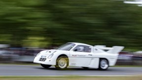 Vorschaubild zum Beitrag: Notizen vom Mikro – wie mir bei der Moderation der Classic Days Schloss Dyck der Verlust der Carrossiers bewusst wurde!