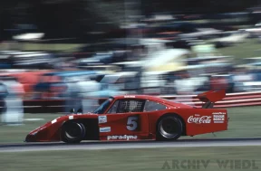 Vorschaubild zum Beitrag: Porsche 935 L1: Le Mans, Lola-Front und ein Prototyp mit Porsche-DNA