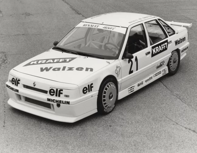 Vorschaubild zum Beitrag: Renault 21 Turbo Europa Cup: Wie eine brave Limousine zum Rennwagen wurde