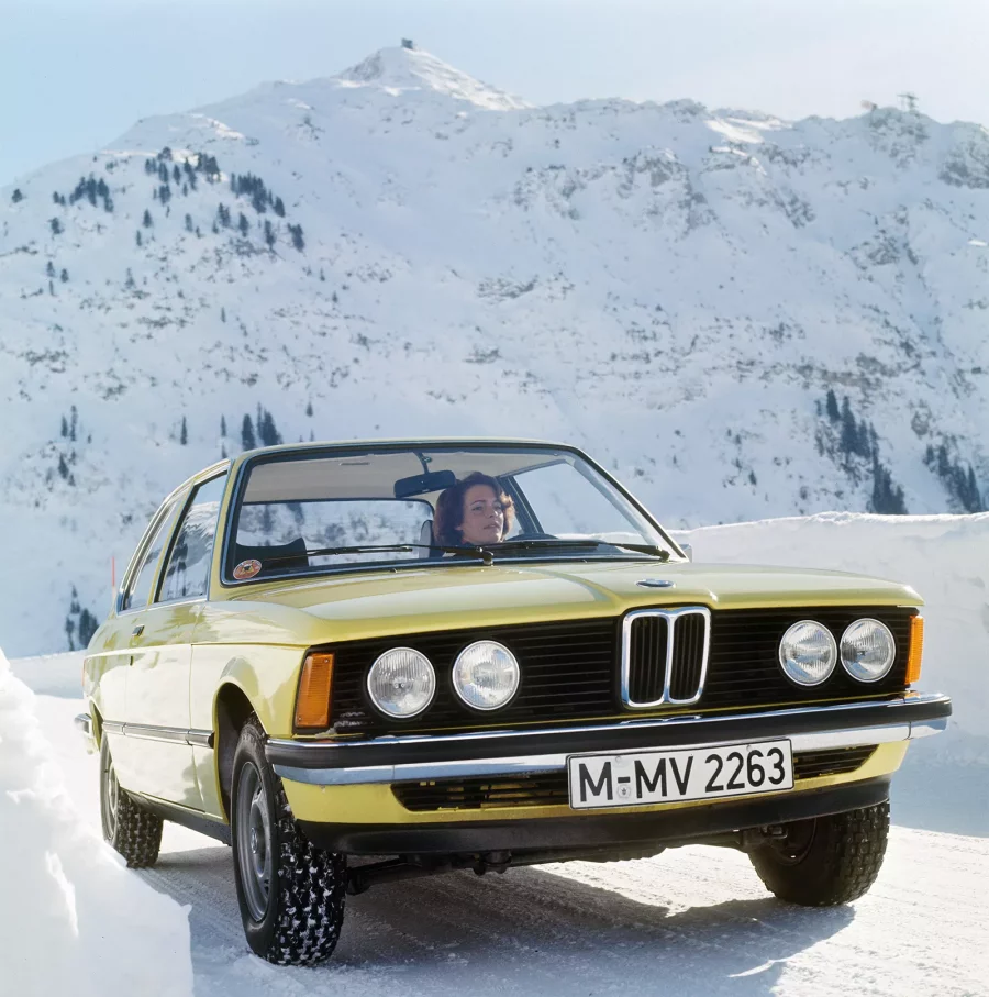 BMW E21 in den Bergen