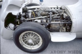 Vorschaubild zum Beitrag: Welches Auto hatte die erste Benzin-Direkteinspritzung?