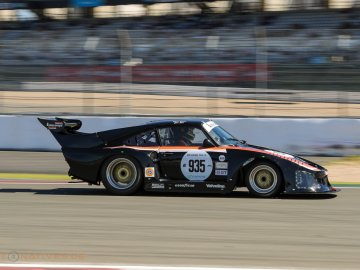 Christopher Stahl (Mr. Steel) im Porsche 935 K3 beim AvD Oldtimer-Grand-Prix 2022