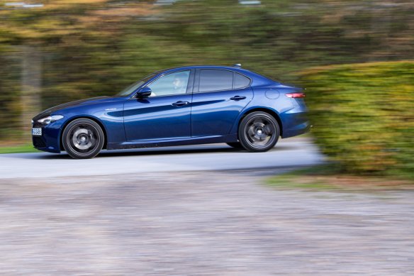 Test: Alfa Romeo Giulia 2.2 Multijet AT8 Q4 (2018) – Prêt-à-porter Italiennes