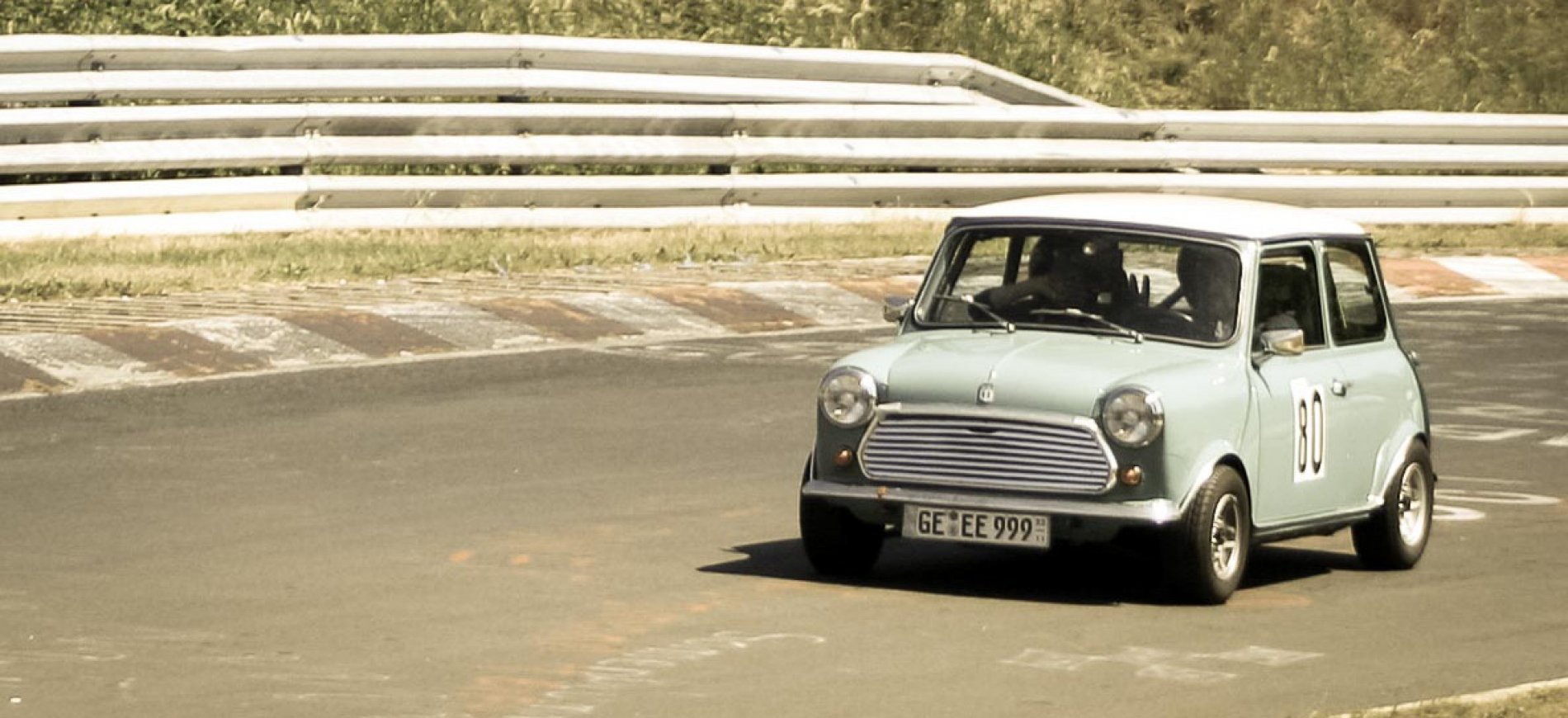 Unterwegs im Oldtimer oder Youngtimer