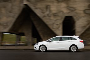Vorschaubild zum Beitrag: Test: Wie fährt sich der Opel Astra Sports Tourer 1.0 (2016) mit Dreizylinder-Motor?
