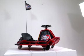 Vorschaubild zum Beitrag: Test Razor Crazy Cart – fahr quer, dann siehst Du mehr …