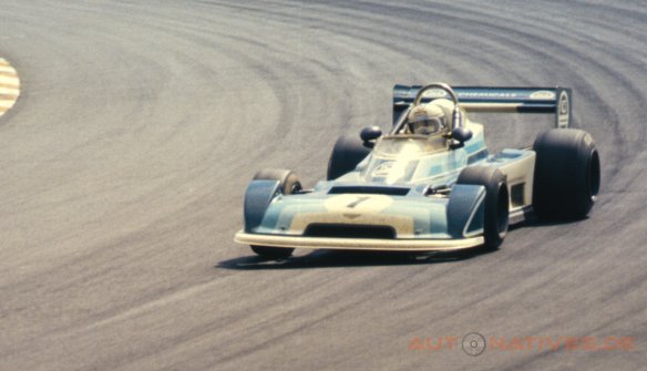 Jochen Mass im Chevron B42 Hart