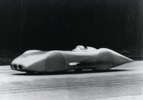 Vorschaubild zum Beitrag: Mit 436 km/h auf der Autobahn zum Geschwindigkeitsweltrekord