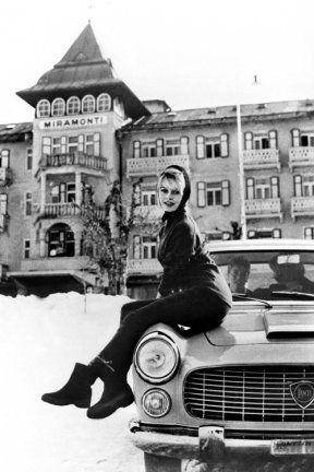Vorschaubild zum Beitrag: Carspotting: Lancia Flaminia als Fotoschatz auf der Festplatte