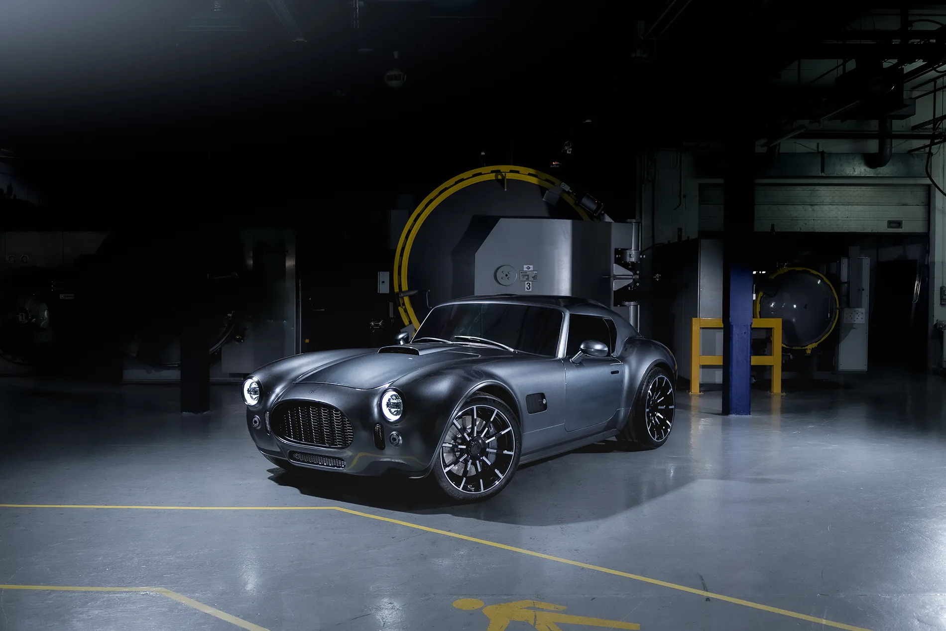 AC Cars präsentiert das Cobra GT Coupé.