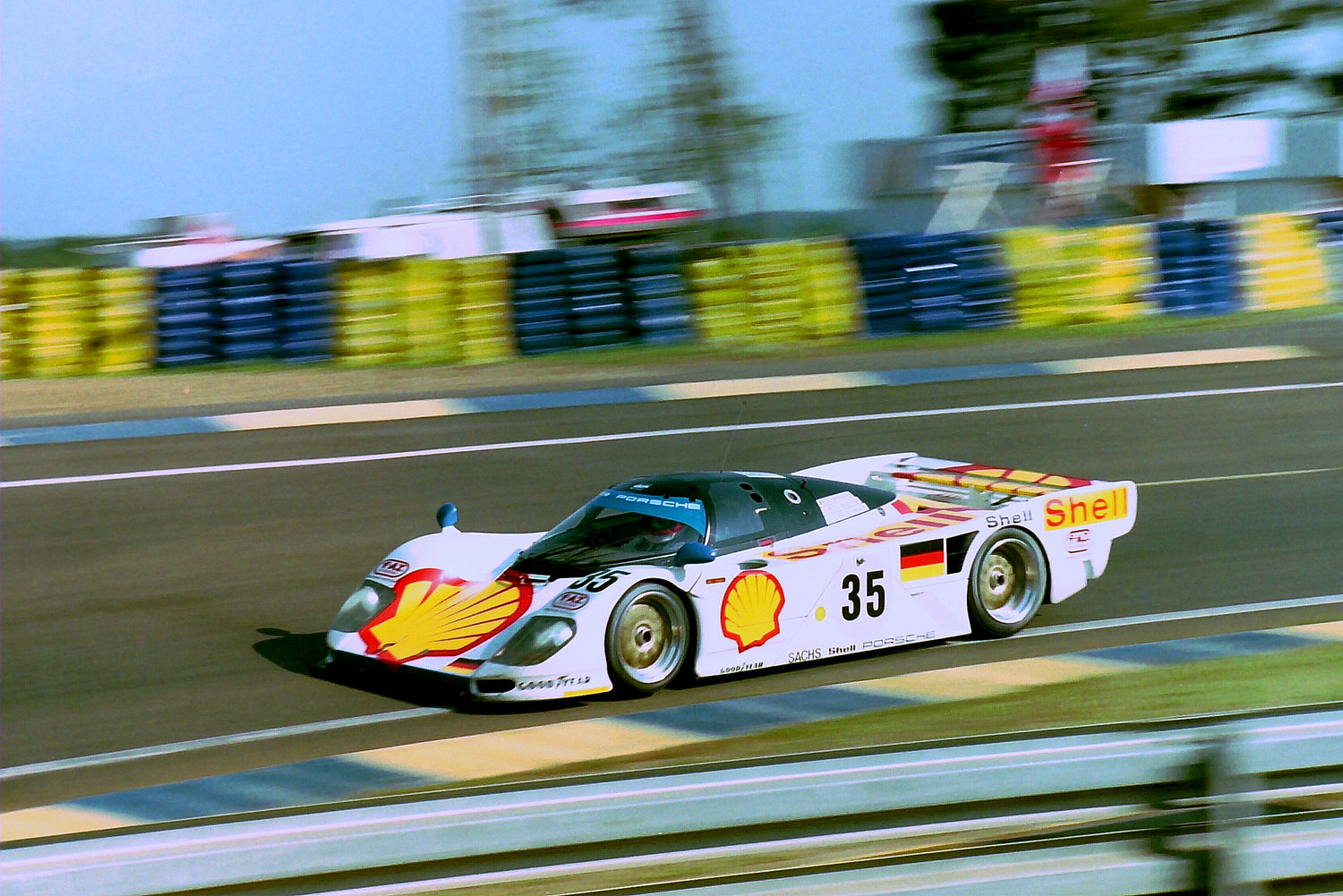 Der Dauer 962 LM von Hans-Joachim Stuck, Thierry Boutsen und Danny Sullivan