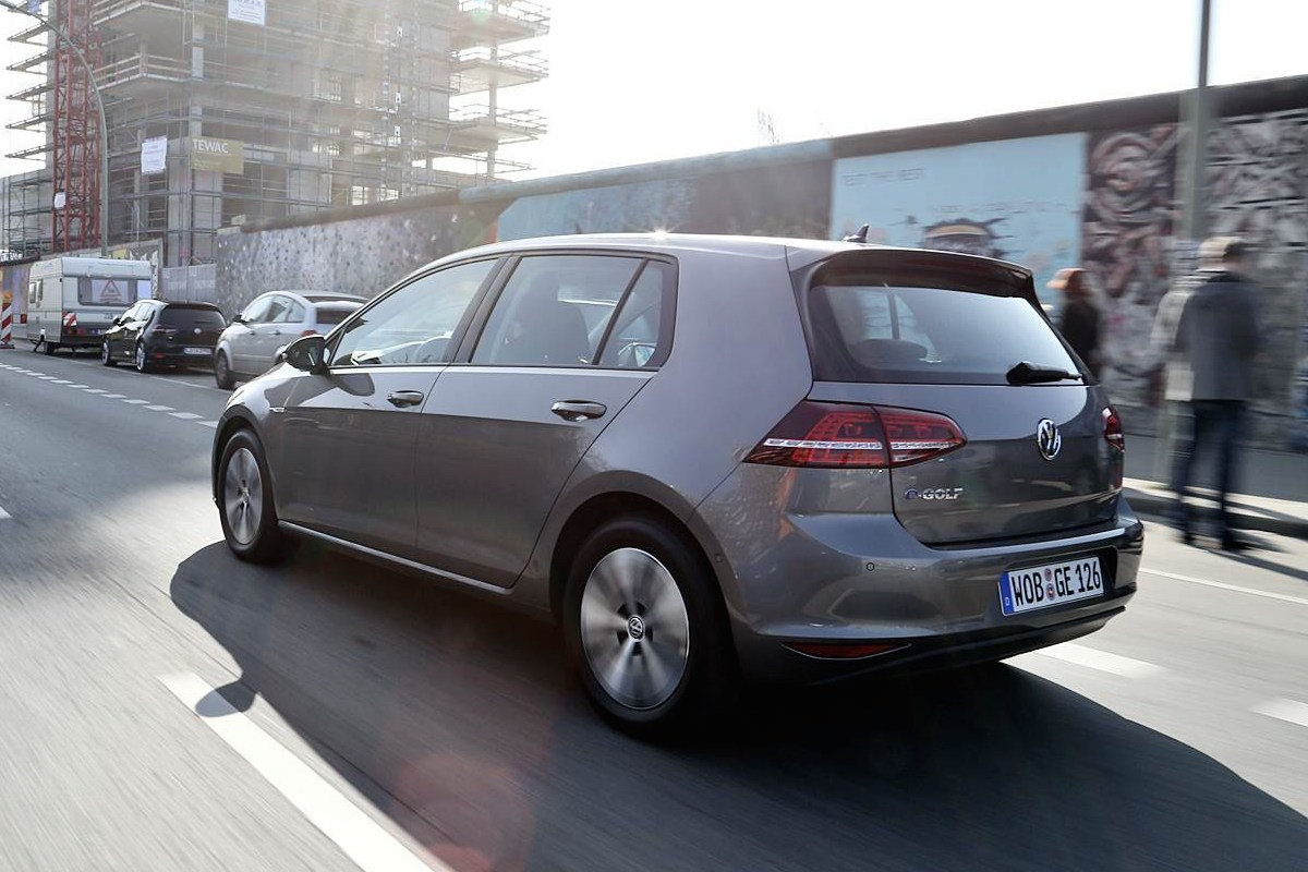 Titelbild zum Artikel:VW e-Golf – Verpasste Gelegenheit oder Ruhe vor dem Sturm? 