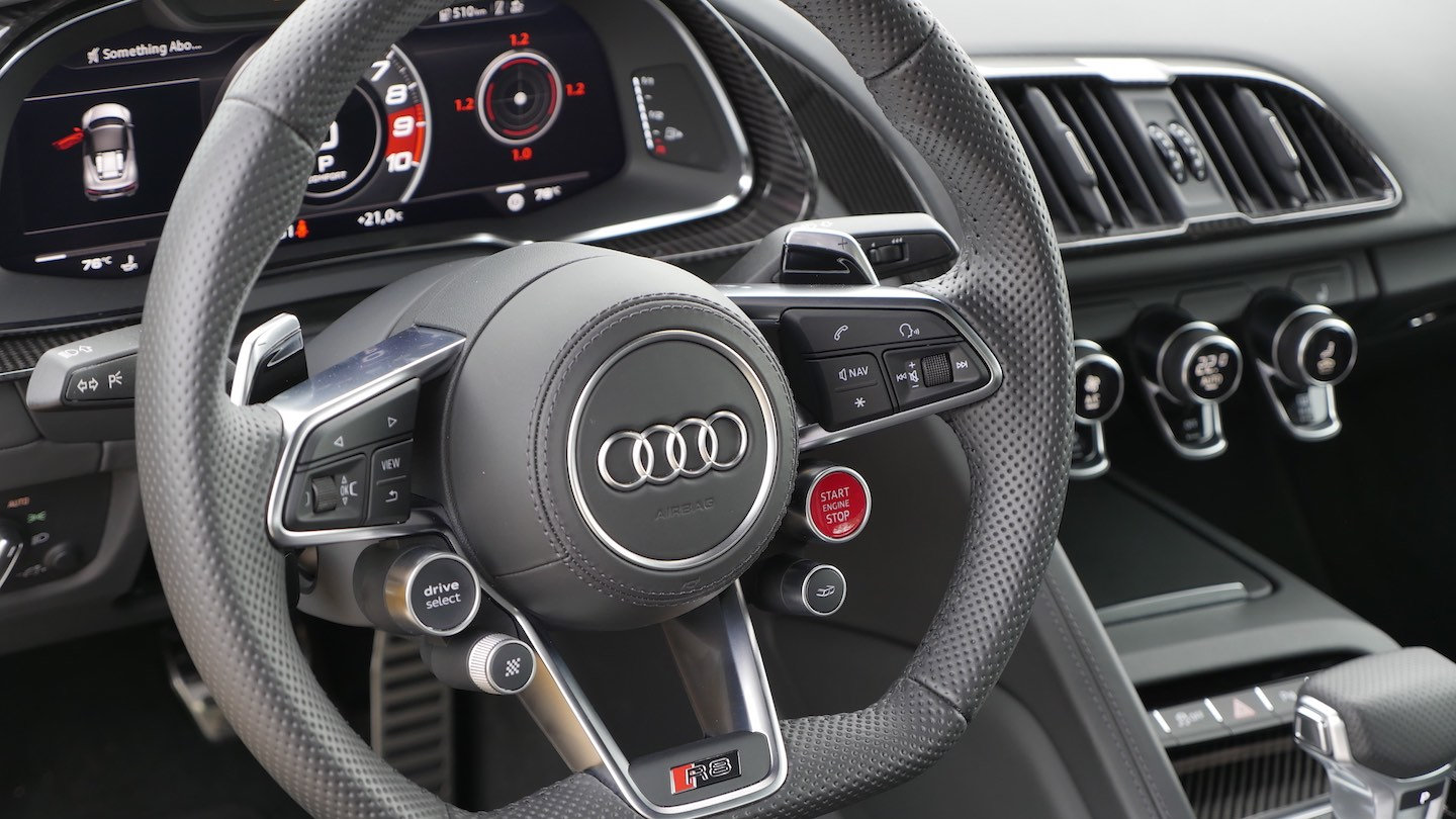 Lenkrad des Audi R8 Spyder (Foto: Thomas Majchrzak)