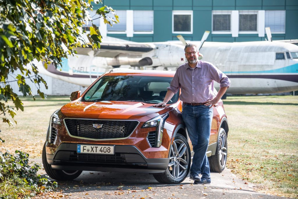 Tom Schwede und der Cadillac XT4
