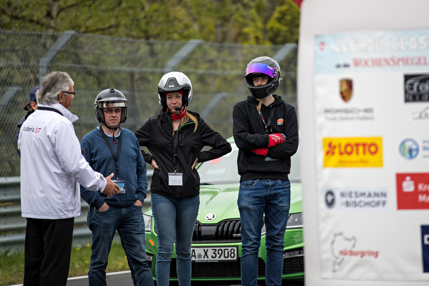 Feedback der Instruktoren beim Nordschleifen-Training der Scuderia S7