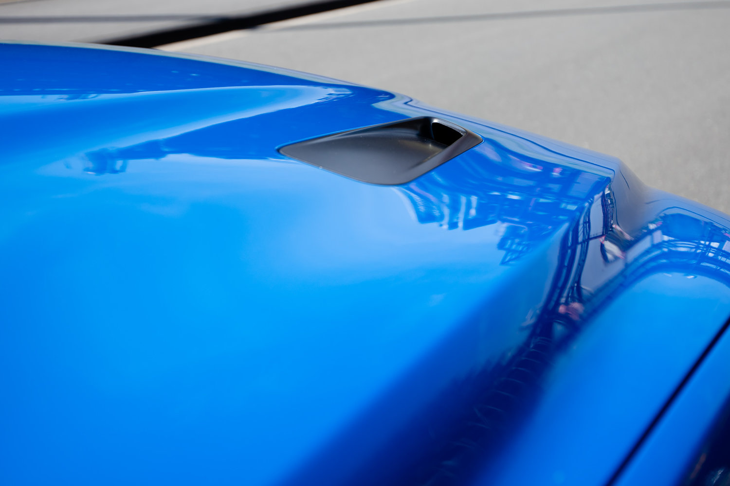 Hutzen in der Motorhaube des Jaguar F-Pace SVR