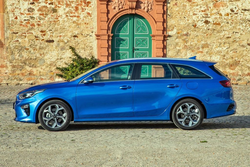Die Linienführung des Kia Ceed Sportswagon 1.4 T-GDi (2019) ist gefällig und nimmt Motive des Imageträgers Stinger auf (Foto: Kia)﻿