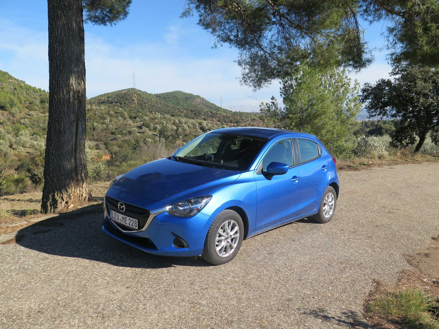 Frontansicht des Mazda2, Modelljahr 2015