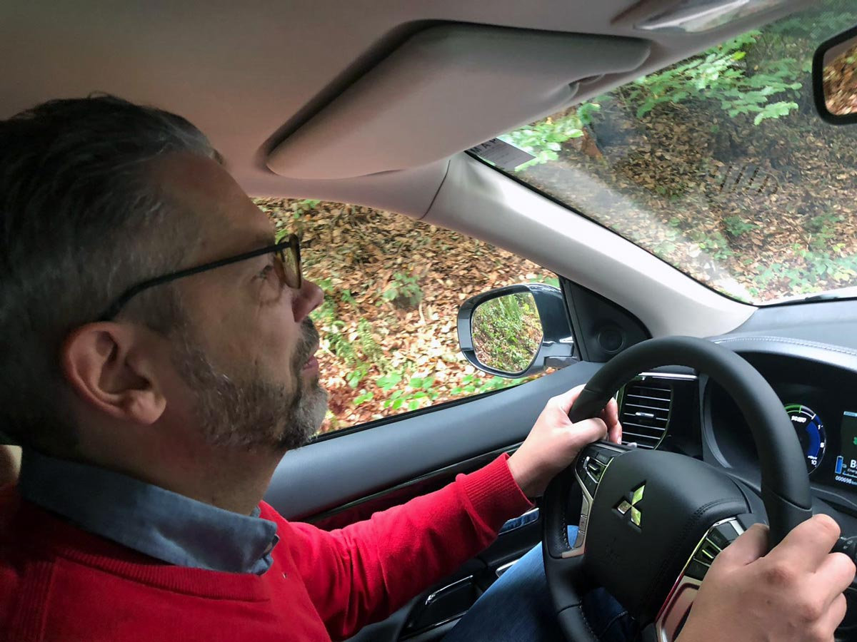 Tom am Lenkrad des Mitsubishi Outlander Plug-in Hybrid (2019)