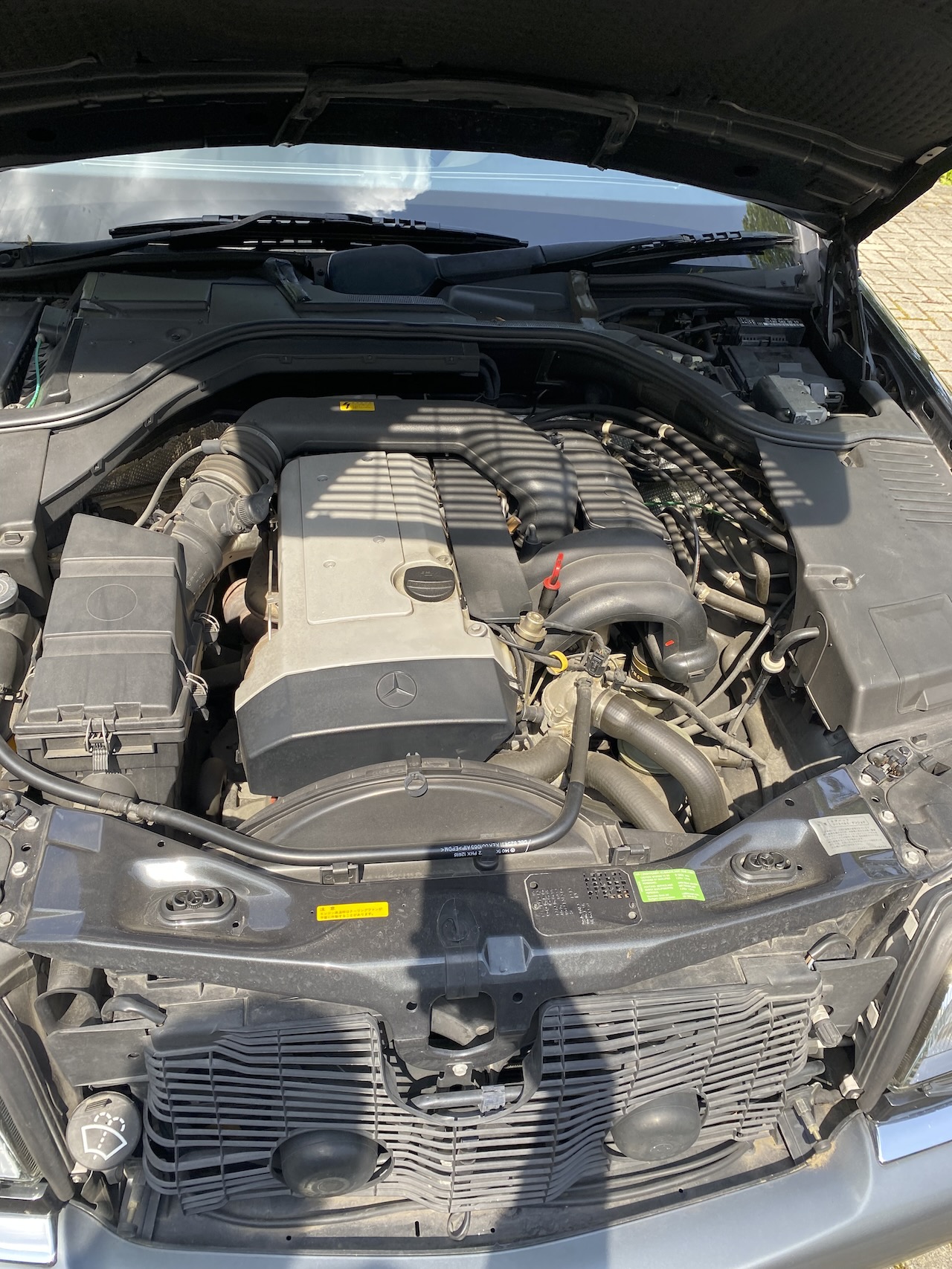 Den Antrieb des Mercedes-Benz S 320 übernimmt ein Sechszylinder.
