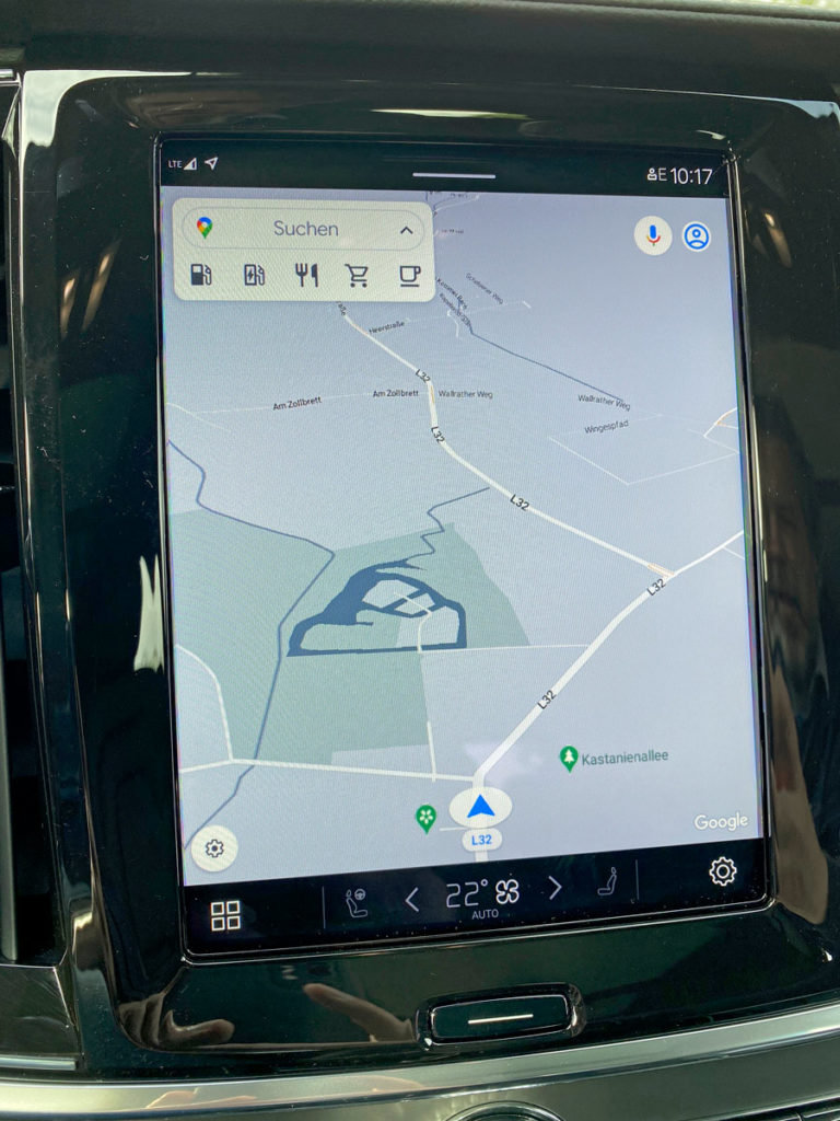 Navigation im Volvo V90 Recharge T6 AWD Modelljahr 2022