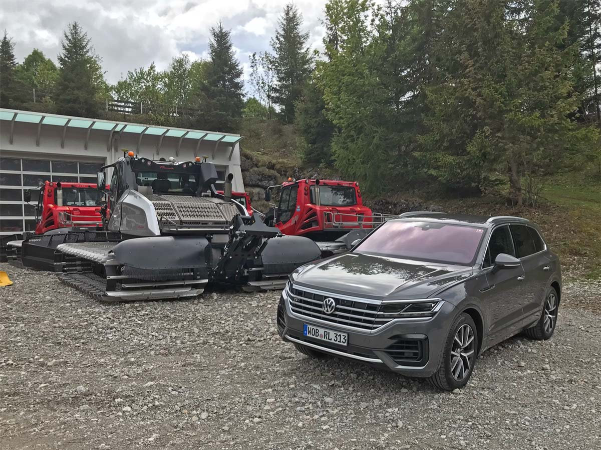 Vom luxuriösen Auftritt des neuen Touareg sollte sich niemand täuschen lassen. Bei Bedarf macht der neuen SUV aus Wolfsburg auch offroad eine gute Figur.