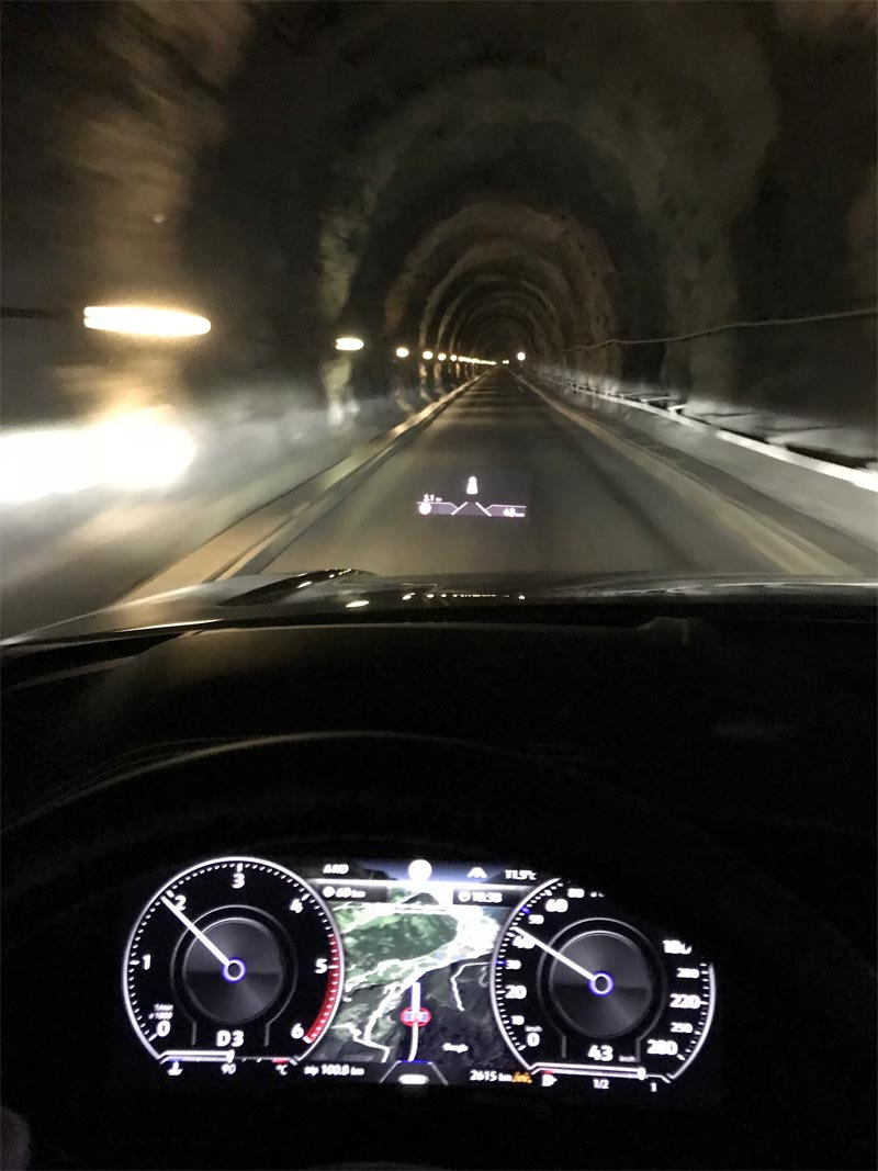 Die Lichtanlage des neuen Touareg beeindruckt mit ihrer intelligenten Steuerung.