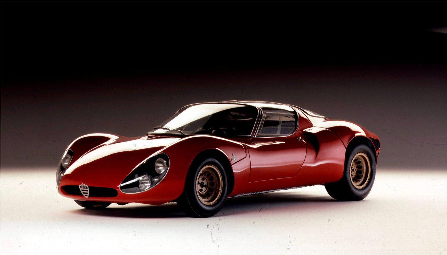 Pressefoto des Alfa Romeo Tipo 33 Stradale 