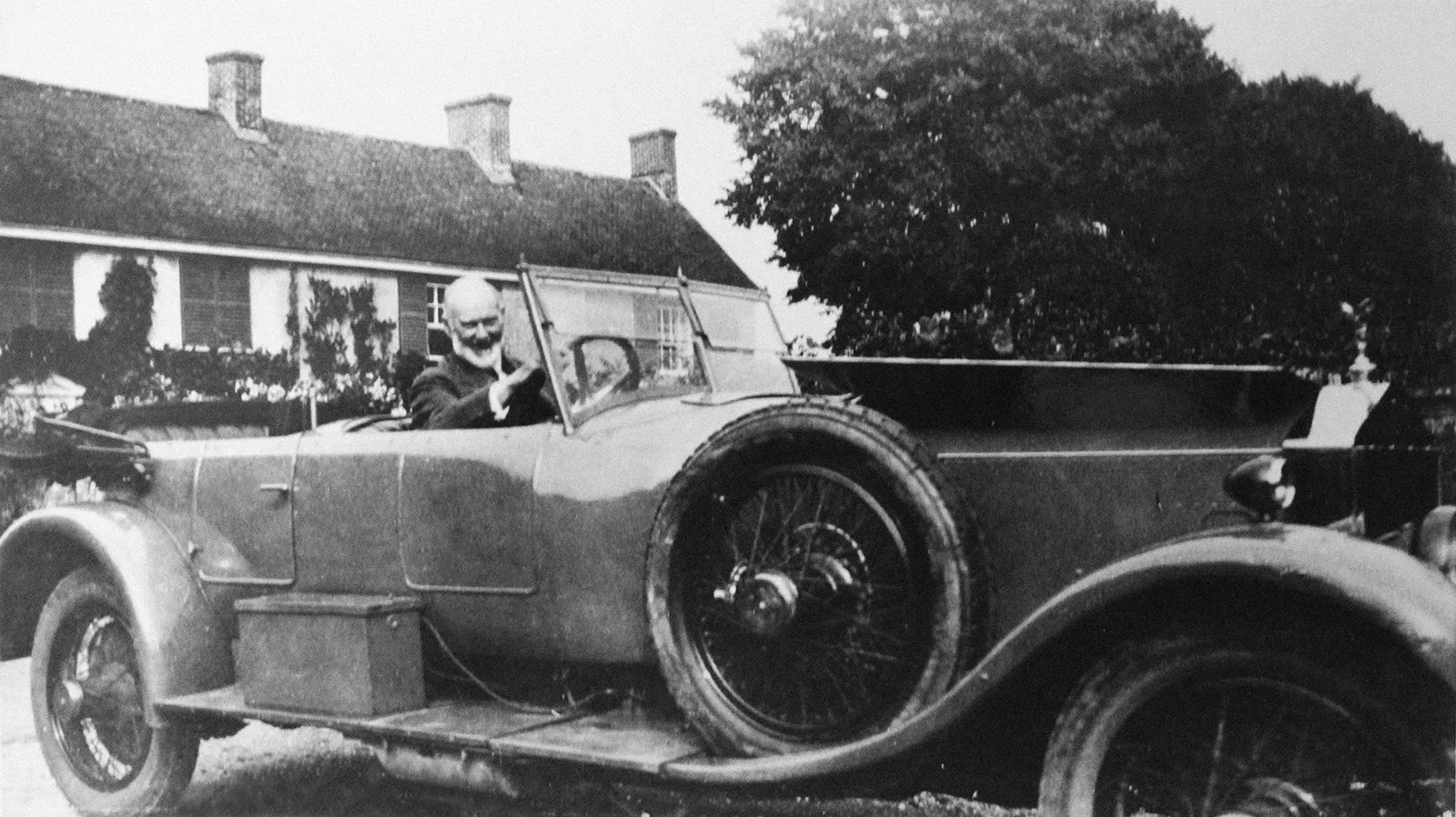 Sir Henry Royce im Rolls-Royce Phantom
