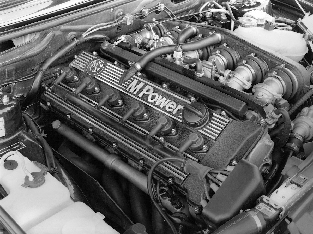 Motor M88/3 im BMW M5 (Foto: BMW)