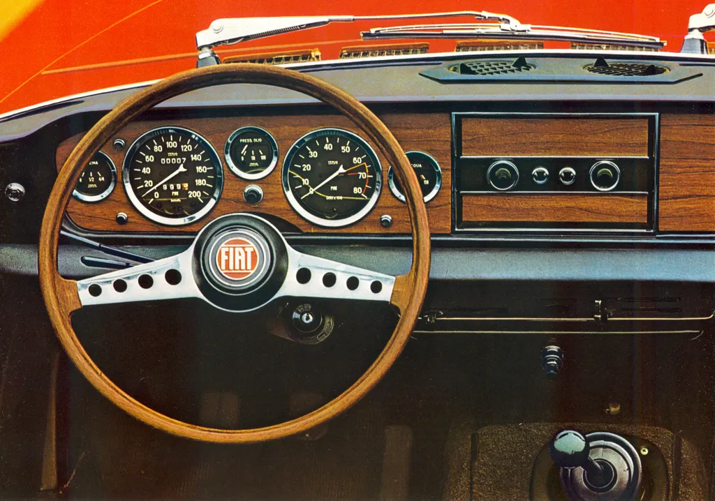 Innenraum des Fiat 124 Sport Spider 1967