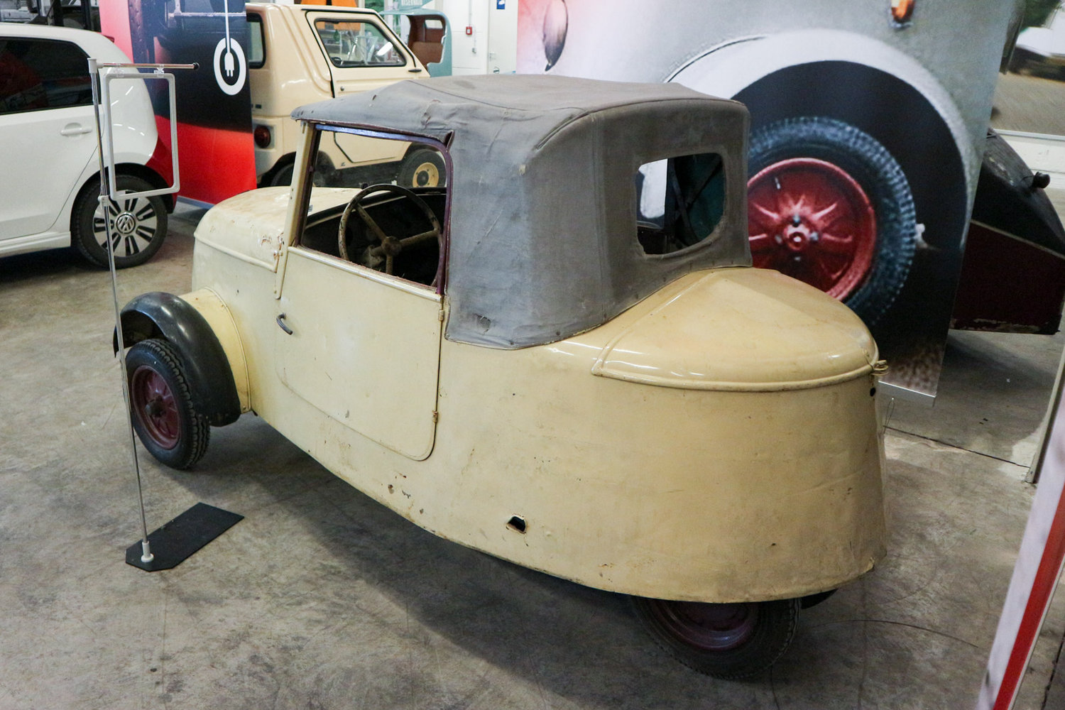 Hecksicht des Peugeot VLV (Véhicule Léger de Ville)