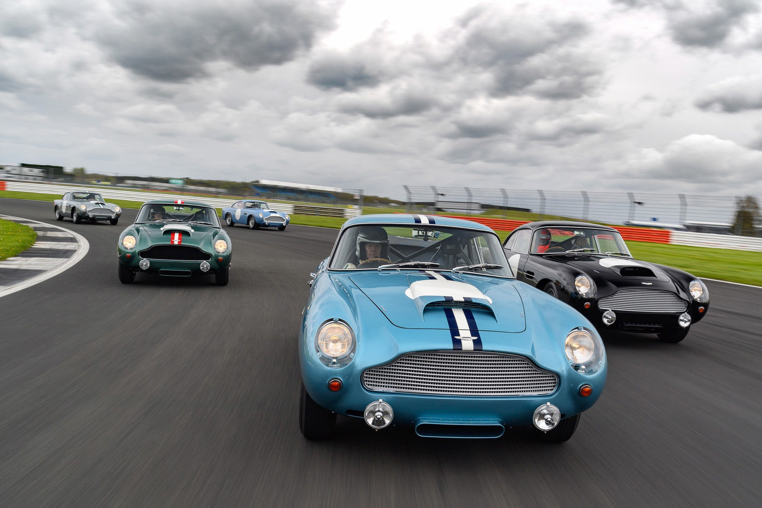 Weil die Aston Martin DB4 GT von 2016 nur auf der Rennstrecke bewegt werden können, bietet Aston Martin für den DB4 GT Continuation spezielle Trackdays an. 2018 fand in Silverstone die erste Ausgabe davon statt.