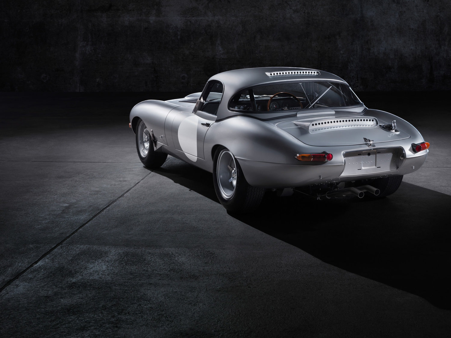 Heckansicht des Jaguar Lightweight E-Type von 2014