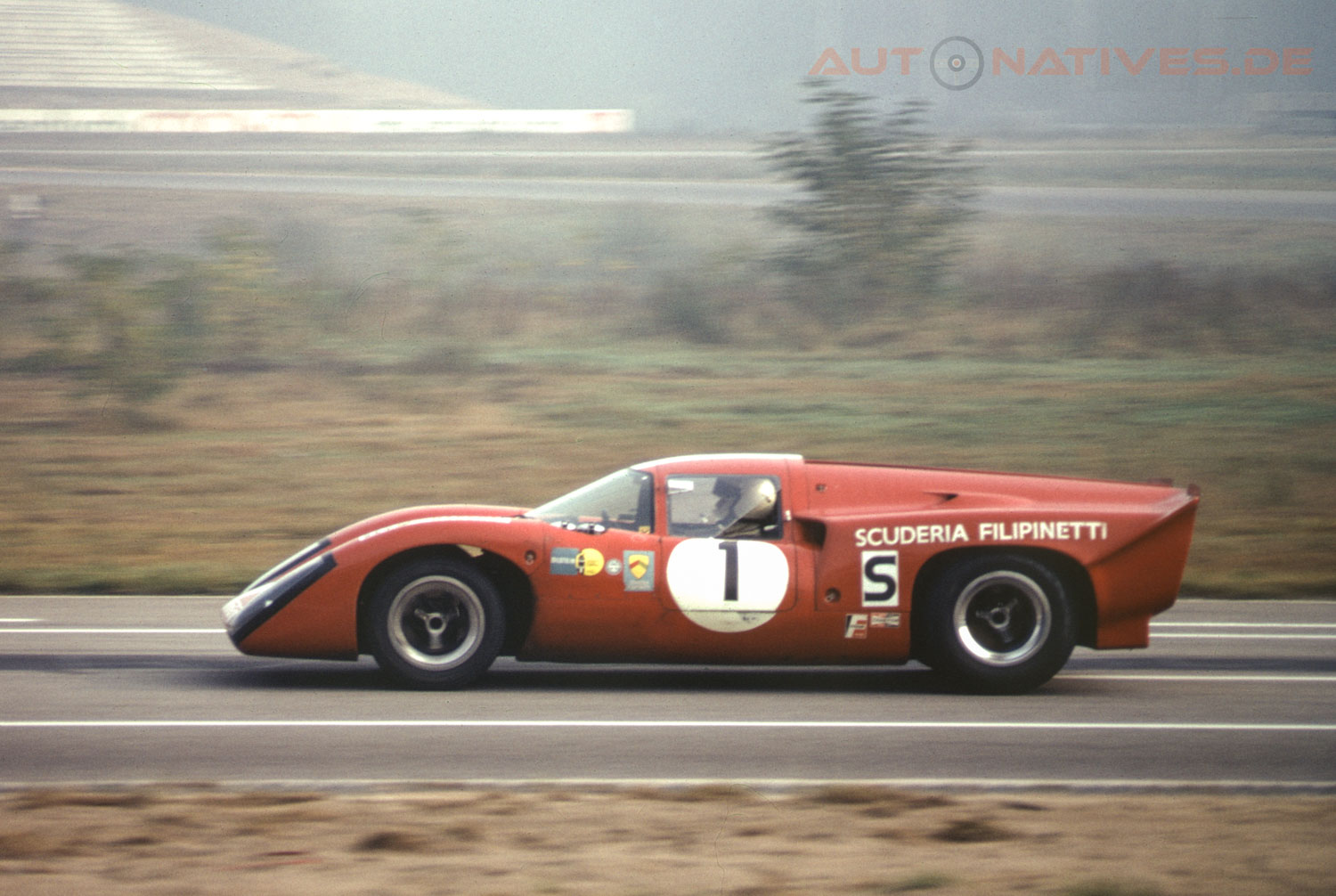 Joakim Bonnier im Lola T70 Mk3B der Scuderia Filipinetti