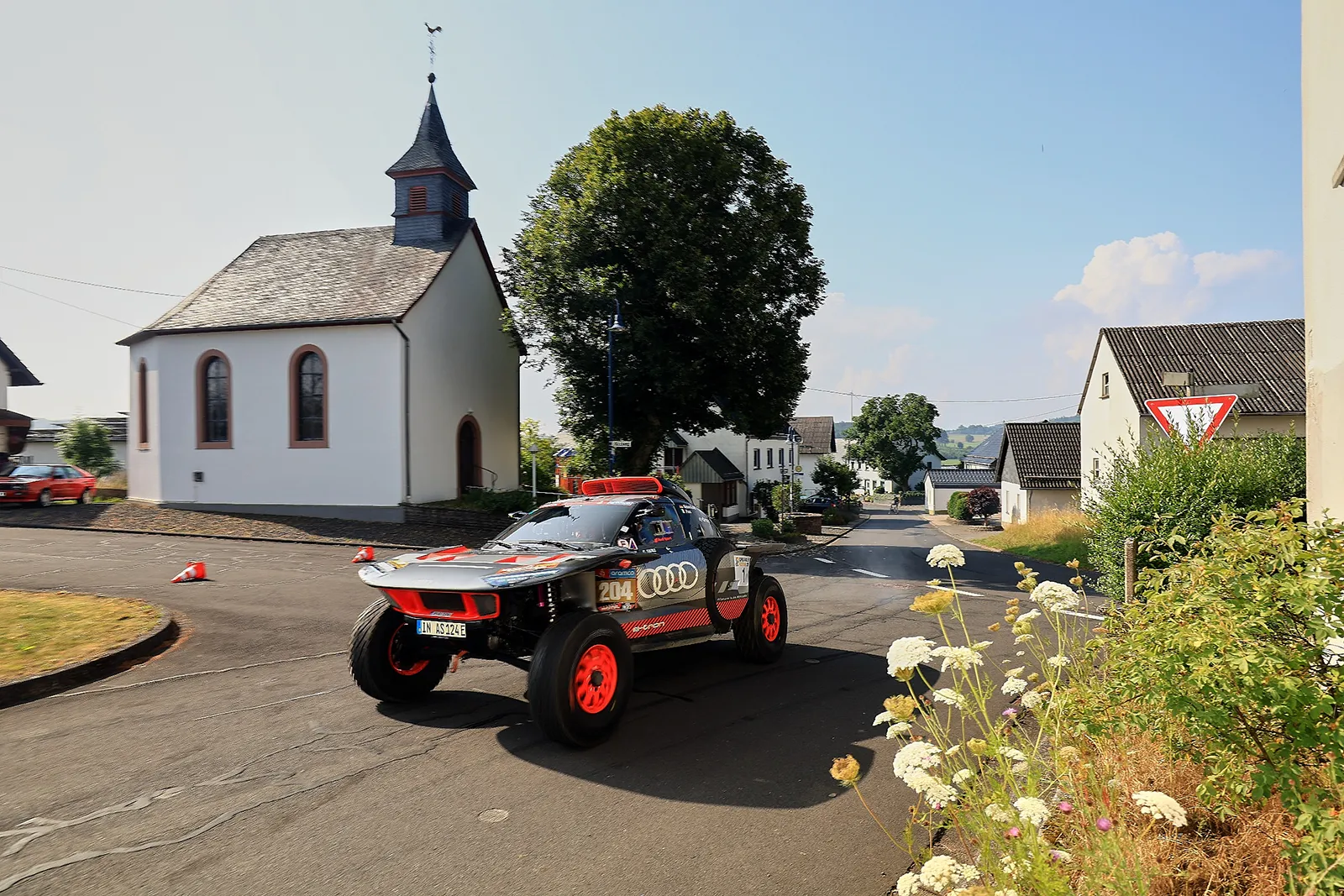 Jutta KLeinschmidt im Audi RS Q e-tron