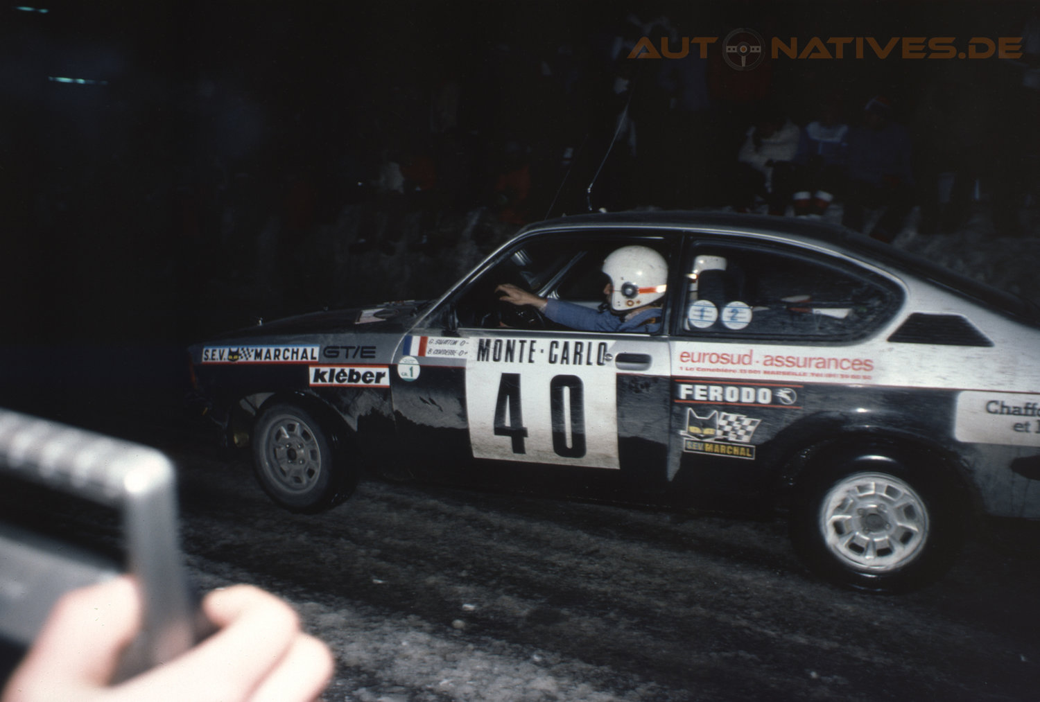 Nacht-Szene der Rallye Monte Carlo