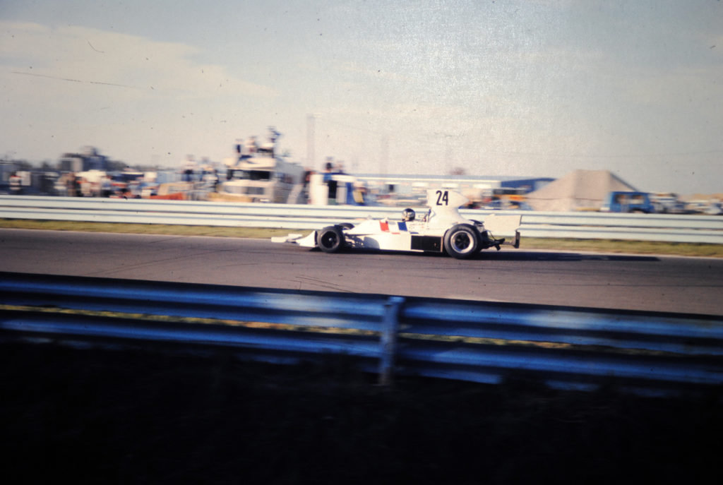 James Hunt mit seinem Hesketh Ford beim United States Grand Prix 1974 in Watkins Glen (Foto: Christian Sinclair)