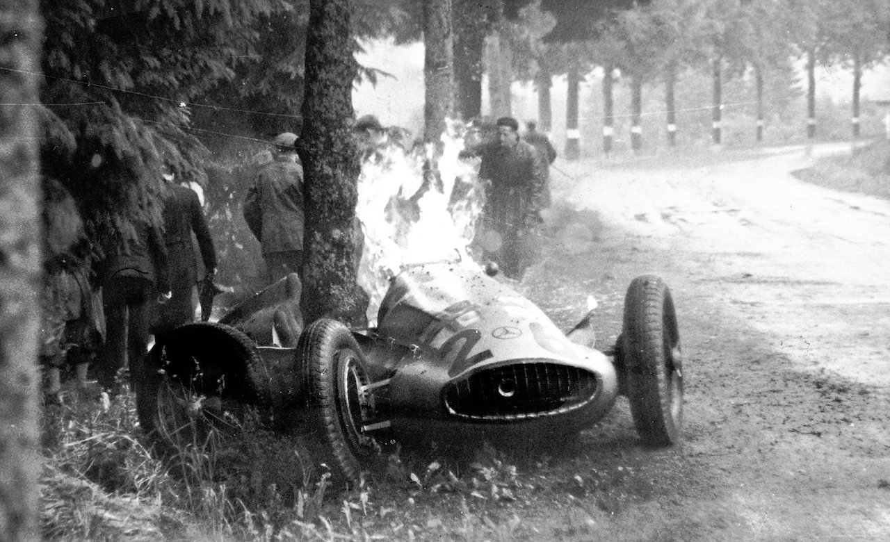 Großer Preis von Belgien, 25. Juni 1939: Der brennende Mercedes von Richard Beattie Seaman