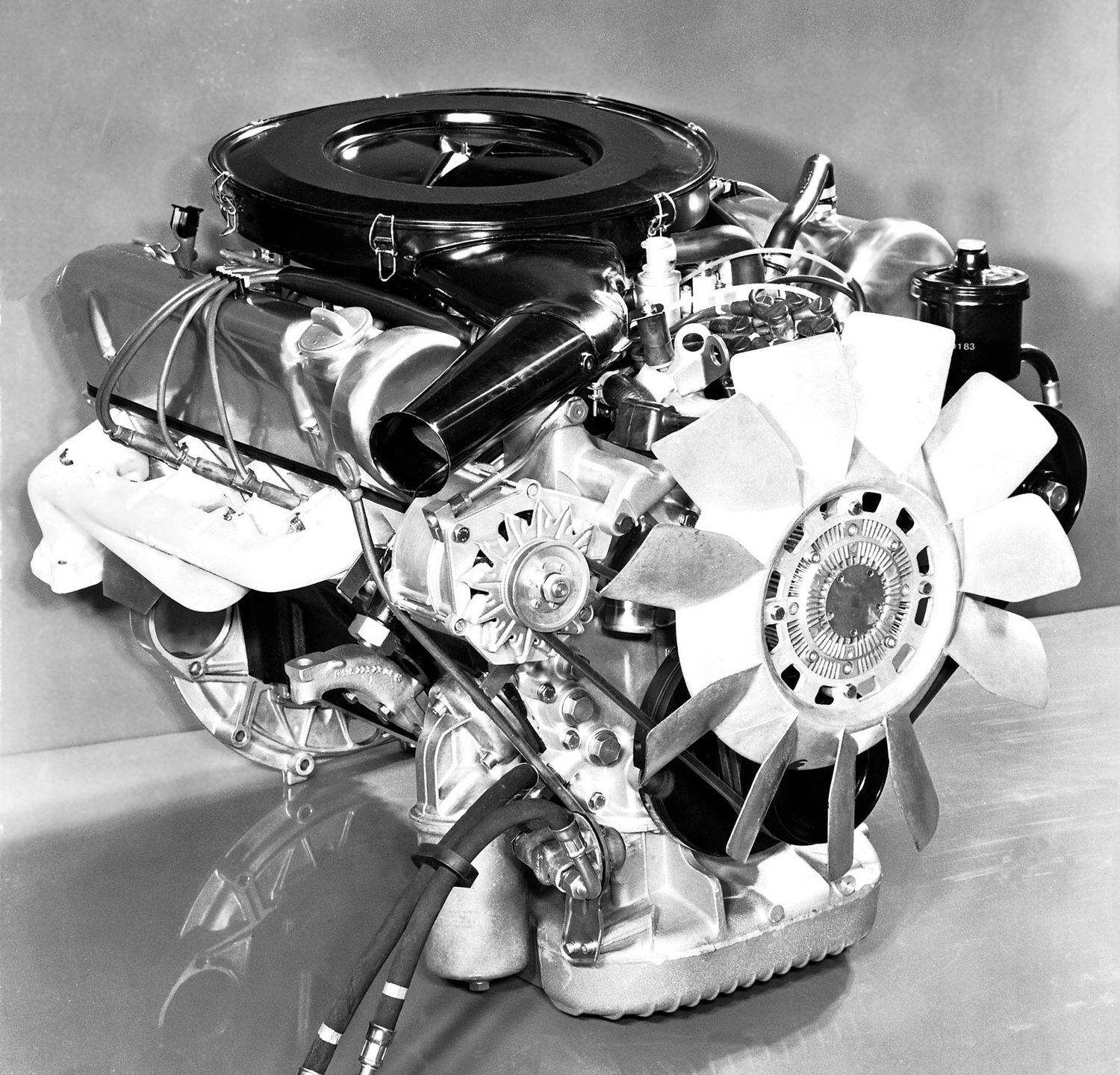 Mercedes-Benz Motors des Typs M117.