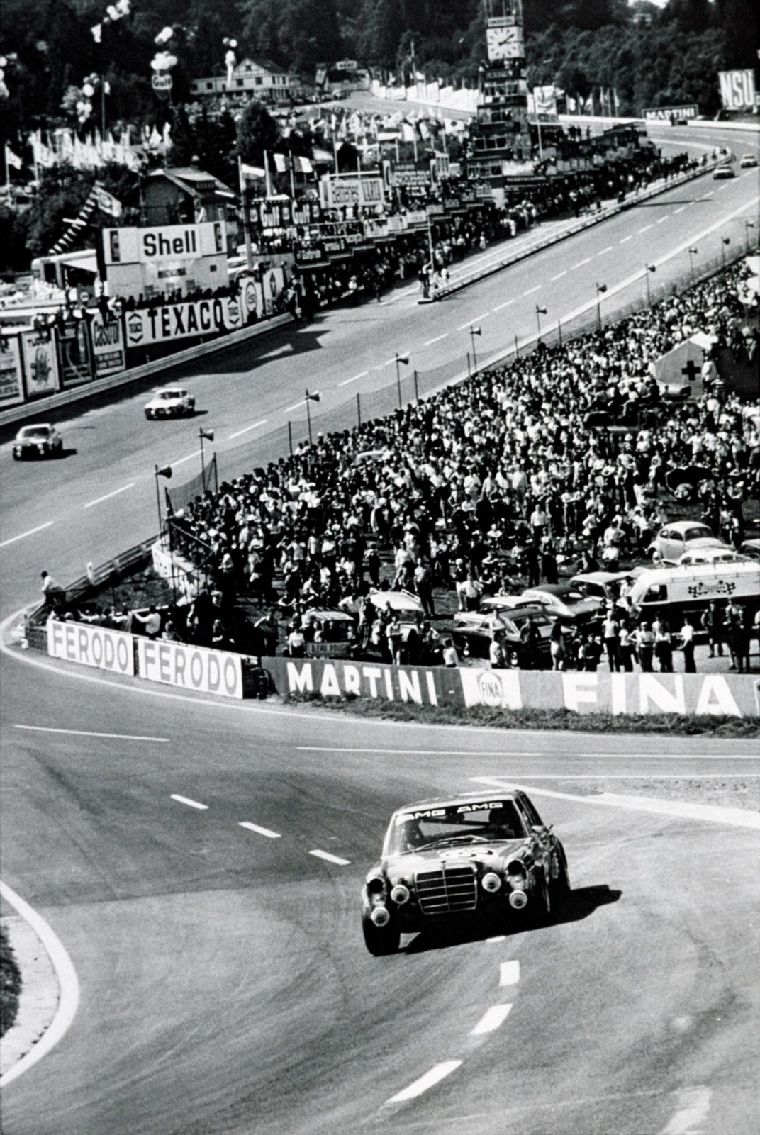 Mercedes-Benz 300 SEL 6.8 AMG in Spa
