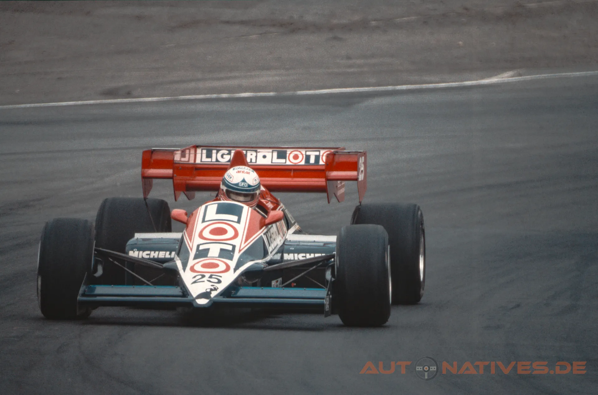Ligier JS25