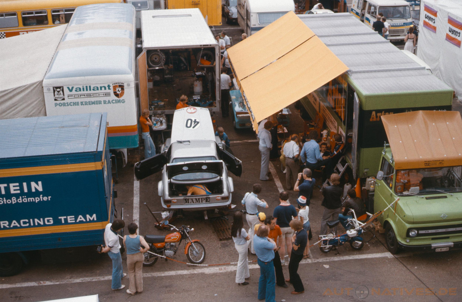 Der Mercedes-Benz 450 SLC AMG in Le Mans 1978 im Fahrerlager